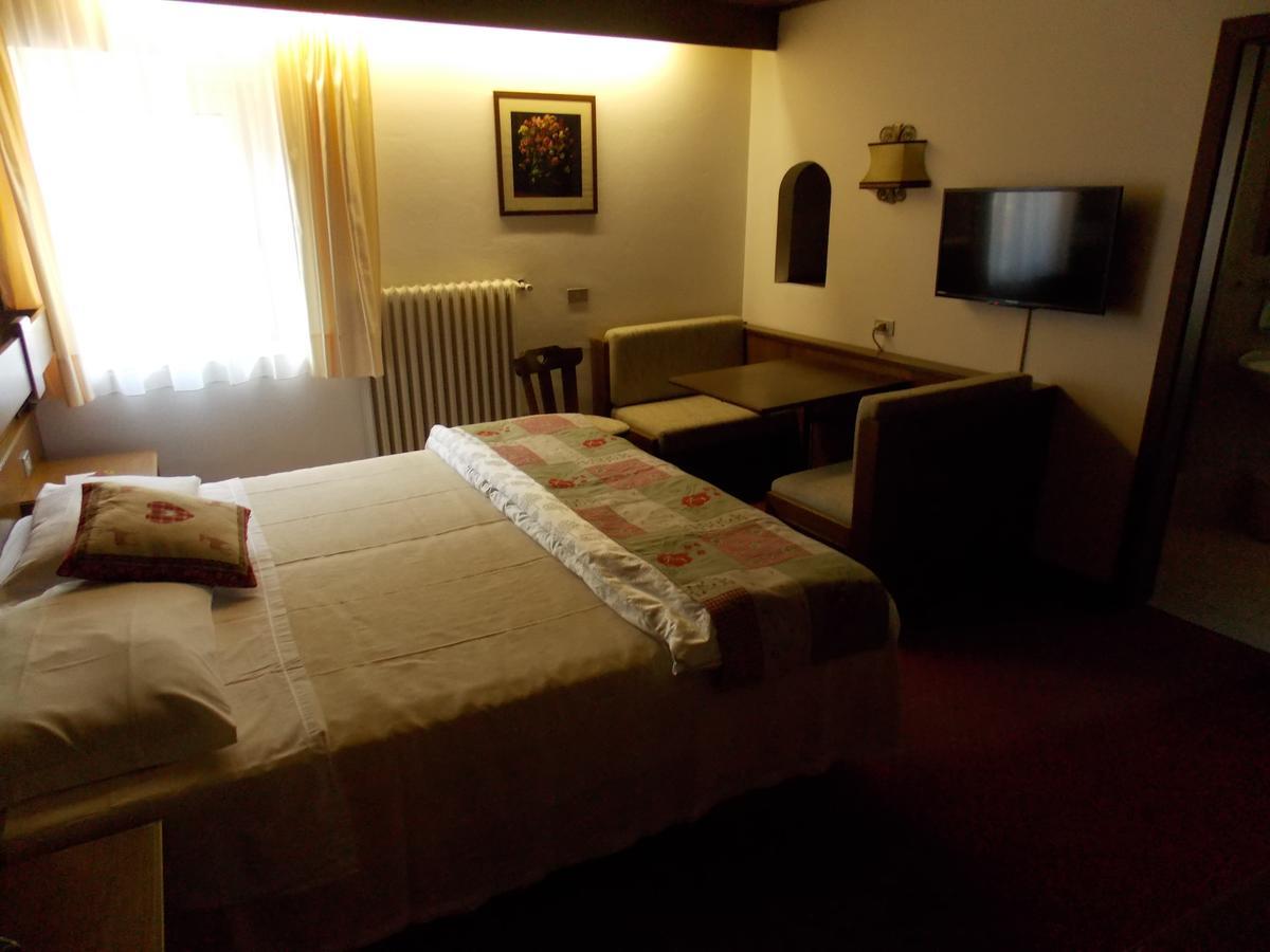 Sporthotel Enrosadira Campitello di Fassa Exterior photo